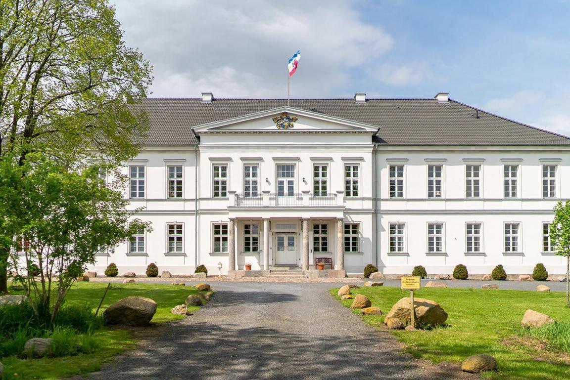 MöllnGutshaus Gross Helleアパートメント エクステリア 写真