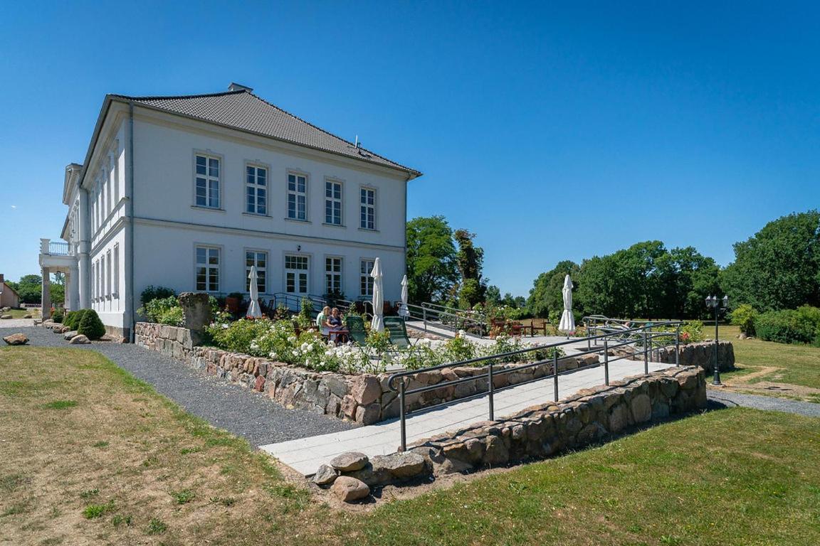 MöllnGutshaus Gross Helleアパートメント エクステリア 写真