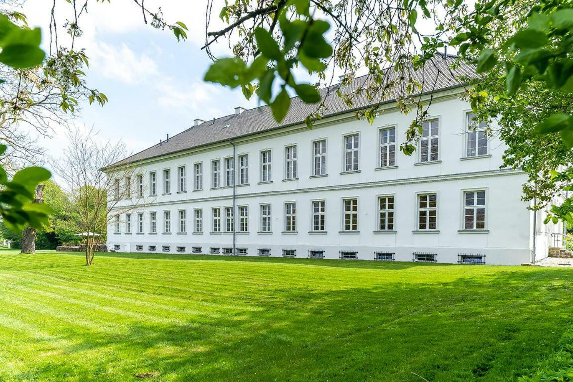 MöllnGutshaus Gross Helleアパートメント エクステリア 写真