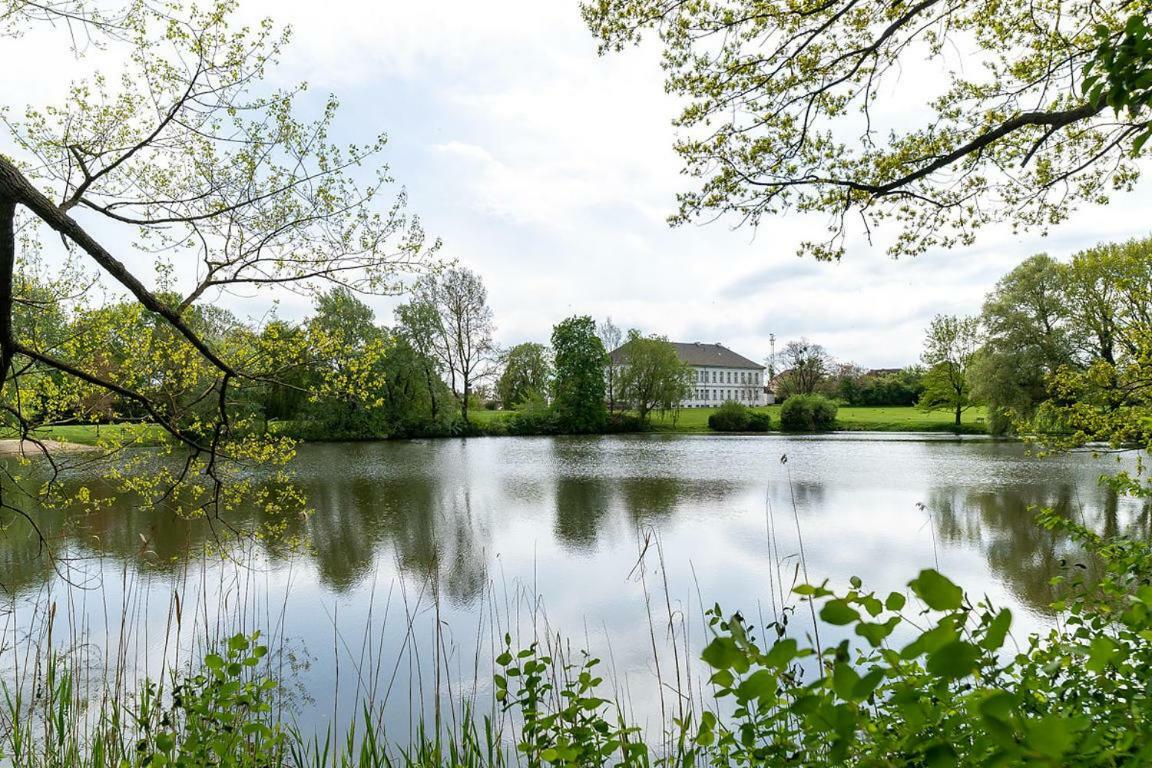MöllnGutshaus Gross Helleアパートメント エクステリア 写真