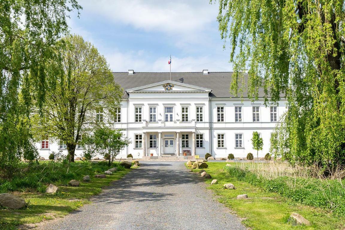 MöllnGutshaus Gross Helleアパートメント エクステリア 写真