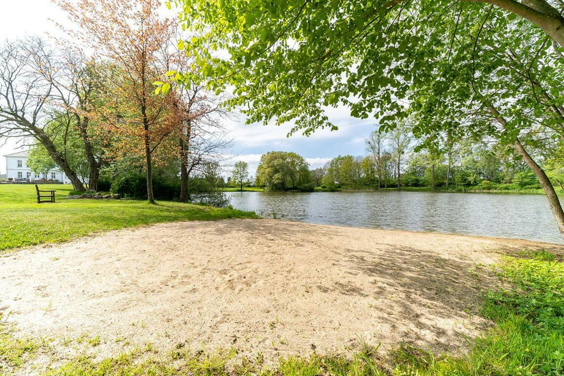 MöllnGutshaus Gross Helleアパートメント エクステリア 写真