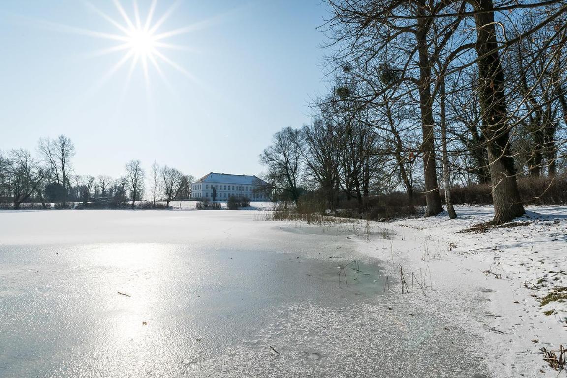 MöllnGutshaus Gross Helleアパートメント エクステリア 写真